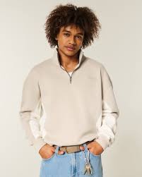 Hollister Men’s Boxy Logo Quarter-Zip Sweatshirt – £10.99