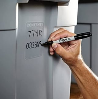 Sharpie Marcadores Permanentes punta fina, negro 4 piezas por $49 en Amazon