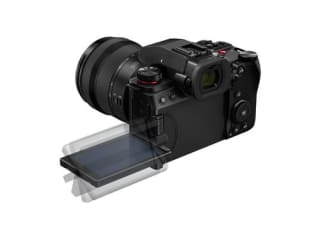 Pack hybride Panasonic Lumix S5 Mark II + S 20-60mm f/3.5-5.6 + S 50mm f/1.8 à 2119€