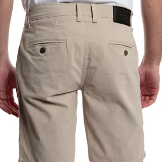 Kenneth Cole Shorts para Caballero Beige 32 por $197 en Costco