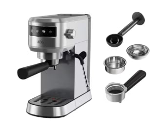 AEG Maquina de café espresso de 1 litro capacidad y 15 bares de presión por 88.39€