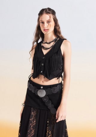 Blusa Look Cuero con Flecos y Trenzas Negro L por $29.990 en Umbrale