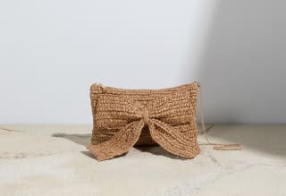 Bolso de rafia con lazo, Stella Rittwagen por 15€