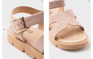 Sandalia con plantilla confortable para niña por 12.99€.