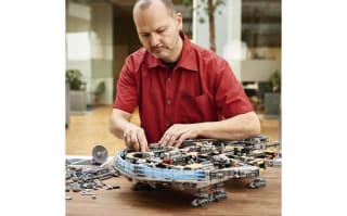 75192 LEGO Star Wars Millennium Falcon voor €674,99 bij DreamLand