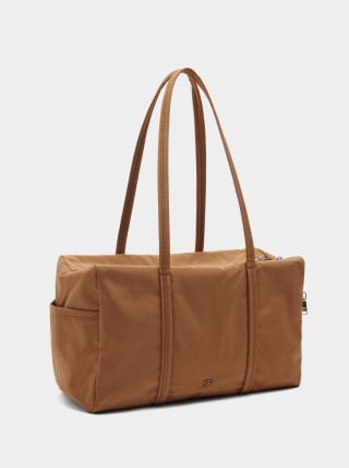 Bolso Bowling de nylon por 12.99€.