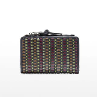 Cartera con trenzado para mujer por 5.99€.