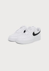 Nike Sportswear AIR FORCE STREET - Baskets basses pour 71,95€ à Zalando