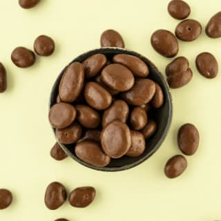 1+1 gratis op Chocolade rozijnen melk XXL 600 gram bij De Notenshop