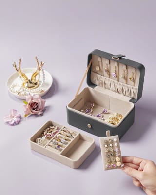 Songmics Draagbaar Sieradenkistje voor €13,19 bij Amazon