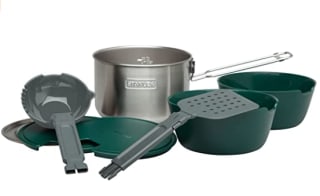 Juego de cocina 8 piezas Stanley Adventure All-in-One por $545.98 en Amazon