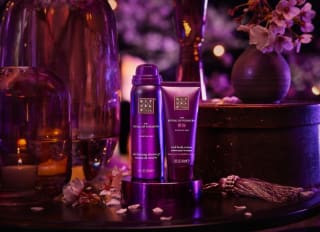 Gratis mini The Ritual of Yozakura mini shower foam en bodycrème bij besteding vanaf €45 bij Rituals