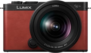 Panasonic Lumix S S9 + 20-60mm F3.5-5.6 Rood voor €1.447,71 bij Amazon