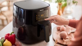 Philips Airfryer XL Essential HD9270/90 voor €114 bij Ibood