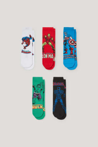 Pack de 5 Pares de Calcetines Marvel niños por 3,99€.