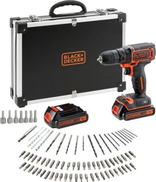 Black&Decker BDCDC18BAFC-QW 18 volt schroef-/boormachine met 2 accu's, 80 acc. en flightcase voor €49,95 na cashback bij Bol