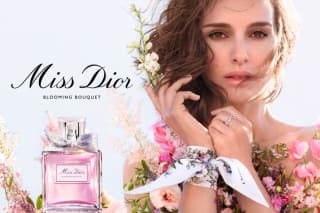 ontvang je tegen inlevering van deze waardebon één Miss Dior Blooming Bouquet Eau de Toilette (1 ml) of Dior Homme Eau de Toilette (1 ml) sample cadeau. Bij Douglas