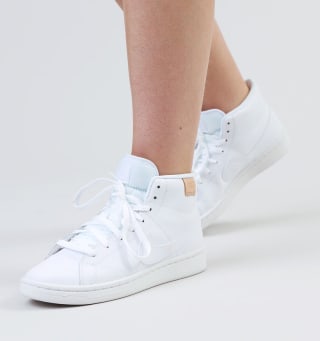 Nike witte hoge sneakers voor €39,98 euro bij Torfs