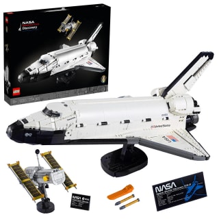 LEGO Creator Expert NASA Space Shuttle Discovery voor €149,99 bij Intertoys