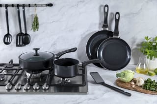 BK Vivid Pannenset 11-delig Inductie PFAS-vrij Vaatwasmachinebestendig voor €96,58 bij Amazon