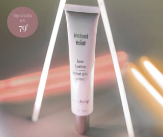 Regalo de base de maquillaje con compra