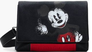 Desigual 2000-Mochila con diseño Mickey por 29,99€