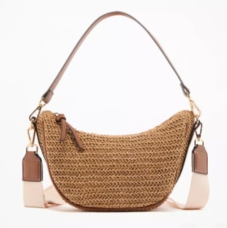 Bolso Bandolera efecto natural doble asa por 10,99€.