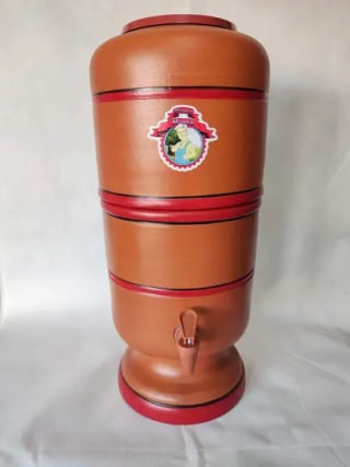 Filtro de barro com vela de carvão ativado da marca Dona Maria de 9L - R$ 108,00