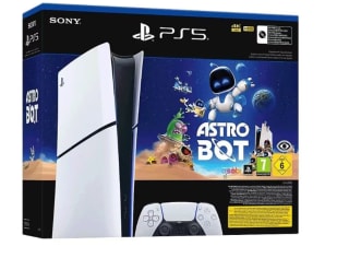 PS5 Slim digital + Astro Bot y PS5 Slim con lector por 474€ (precio en carrito para suscriptores a PS Plus)