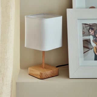 Lámpara de mesa INSPIRE Akora por 9,99€