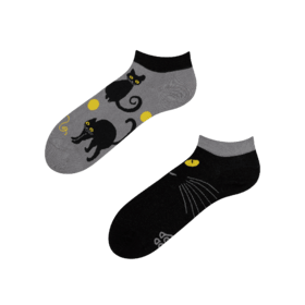 1 + 1 gratis op schoenen en sokken van Dedoles