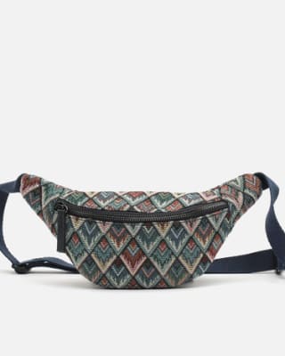 Riñonera con estampado jacquard por 4,50€