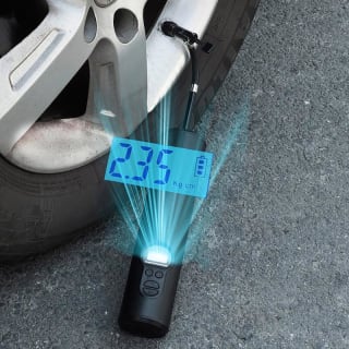 QLT Draagbare Luchtcompressor voor €29,95 bij de Action