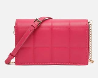 Bolso de fiesta acolchado con correa por 11€.
