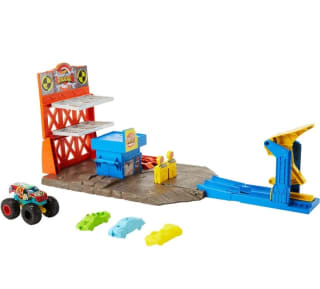 Hot Wheels Monster Trucks Gasolinera, pista de coches de juguete por 15€.