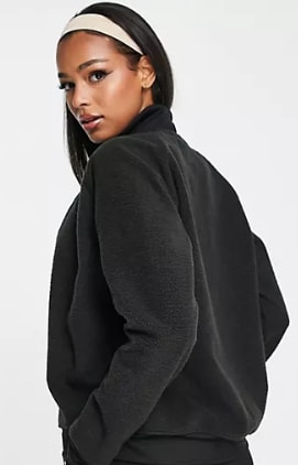 Chaqueta Puma negra de sherpa por 27,53€