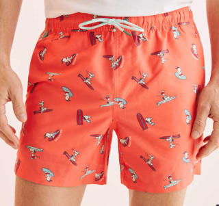 Bañadores hombre desde sólo 9,34€ hay varios muy bonitos y de Snoopy