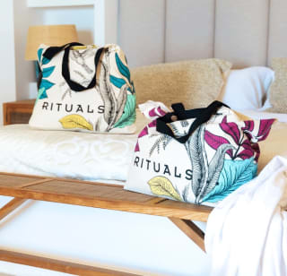 Gratis strandtas bij besteding vanaf €45 bij Rituals