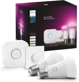 Philips Hue starterkit - White and Color Ambiance - 2 x 9W - E27 - 1100lm + Bridge & Smart Button voor €111,92 bij Amazon