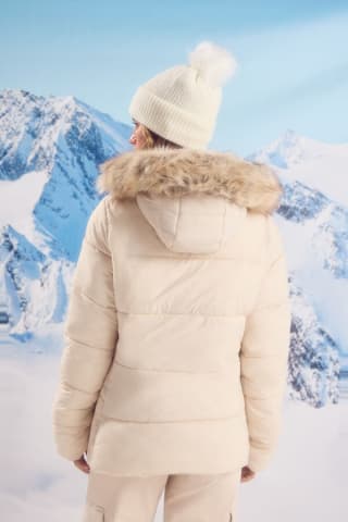 Chaqueta corta acolchada Sorona Aura repelente al agua por 24,99€ en dos colores