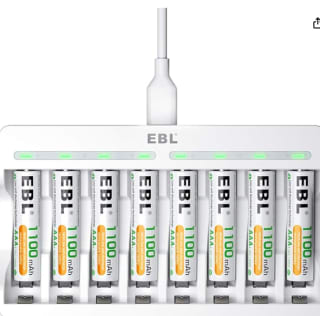 Pilas recargables AAA EBL x 8 + cargador por $409 en Amazon con cupón