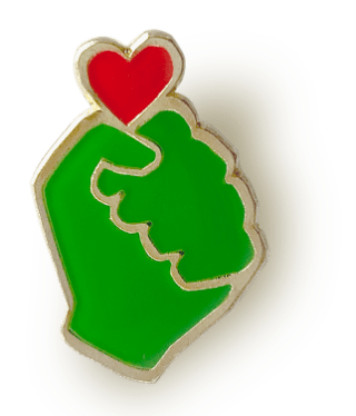 Gratis No More Violence-pin aanvragen bij Amref Flying Doctors