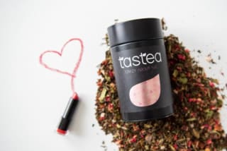 Gratis Crazy About Me thee bij bestelling bij Tastea