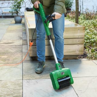 Garden Touch elektrische schoonmaakborstel - terrasreiniger voor €69,95 in de Action webshop,
