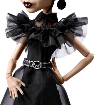Monster High Wednesday Raven Dress pop voor €31,49 bij Amazon