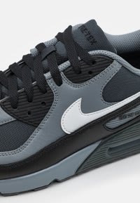 Nike Air Max 90 GORE-TEX voor €89,95 bij Zalando