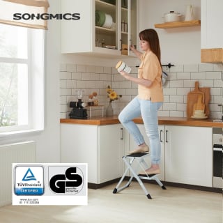 SONGMICS keukentrap met 2 treden voor €25,59 bij Amazon