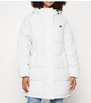 Abrigo de plumas levi’s en color blanco o negro 99,95€(lanco o negro)