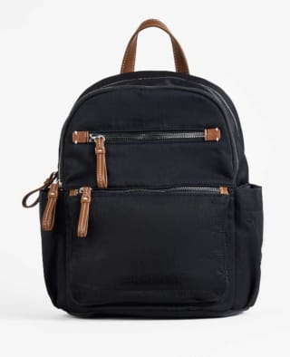 Mochila Nylon negra por 15,99€.
