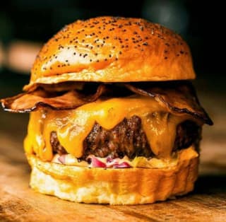 Hamburguesa THE FITZGERALD BURGER Gratis por compra de 5€ en Ubereats